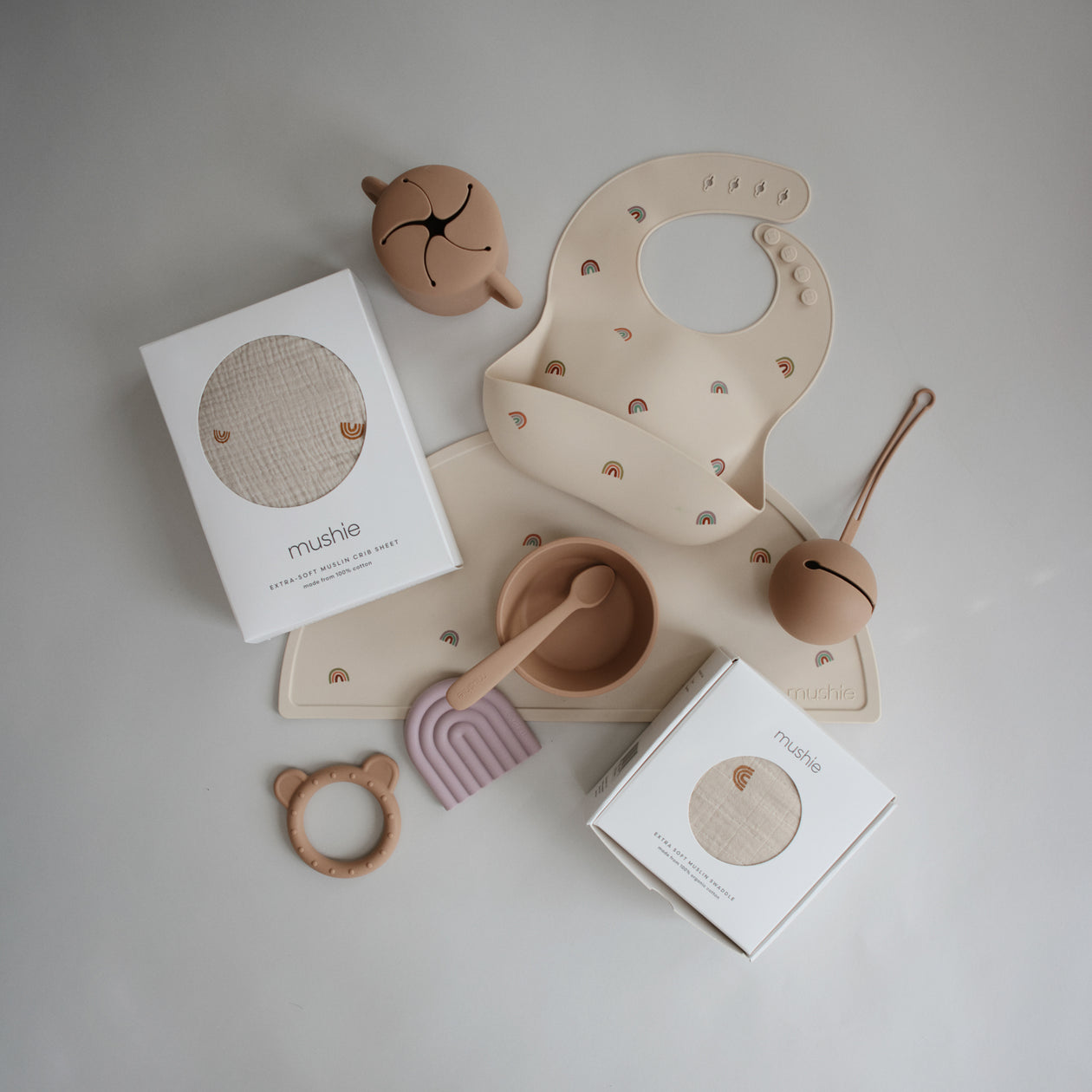 Mushie Mushie - Silicone Bib Rainbows (Pink) Bib