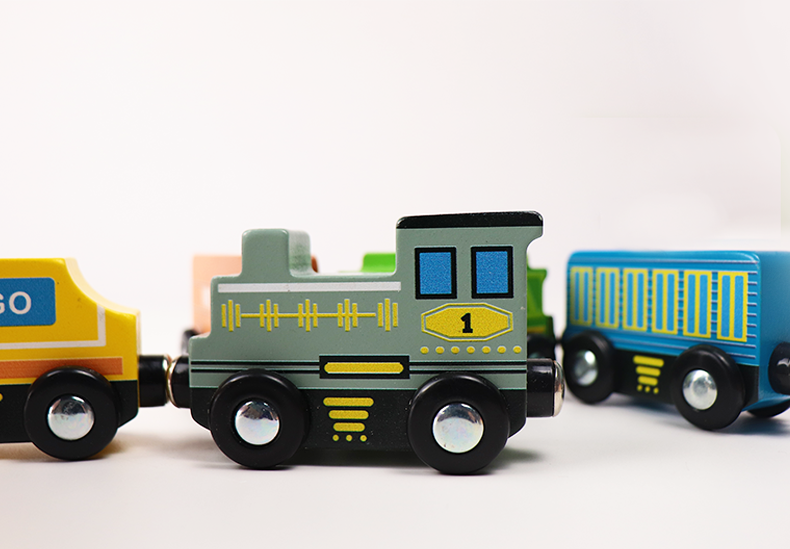 Leo & Friends Leo & Friends - Little Train set 9pcs Wooden Toy