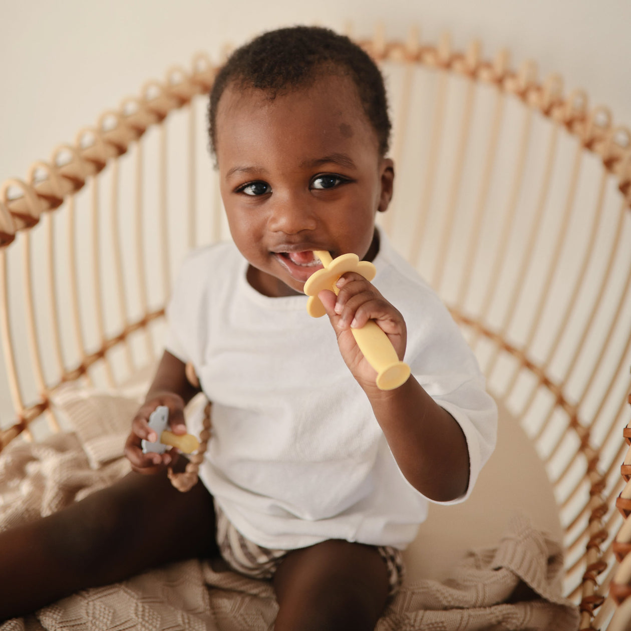 Mushie Mushie - Flower Training Toothbrush (Pale Daffodil) Toothbrush